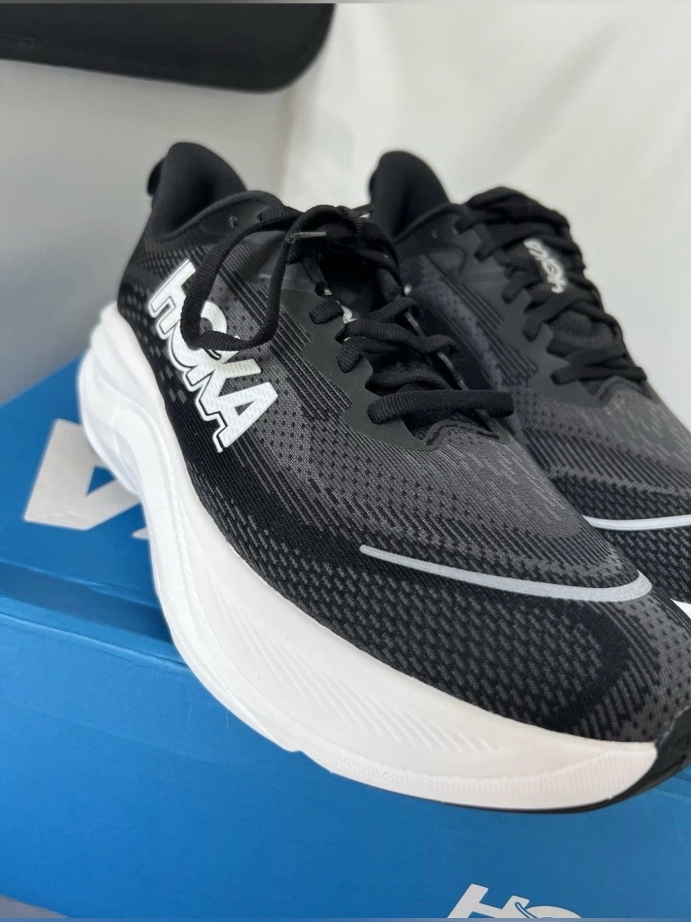 Hoka ONE ONE 🔥 Skyflow Black Athletic Running Sneakers Sz 12 1155111 BWHT NEW - Picture 3 of 14